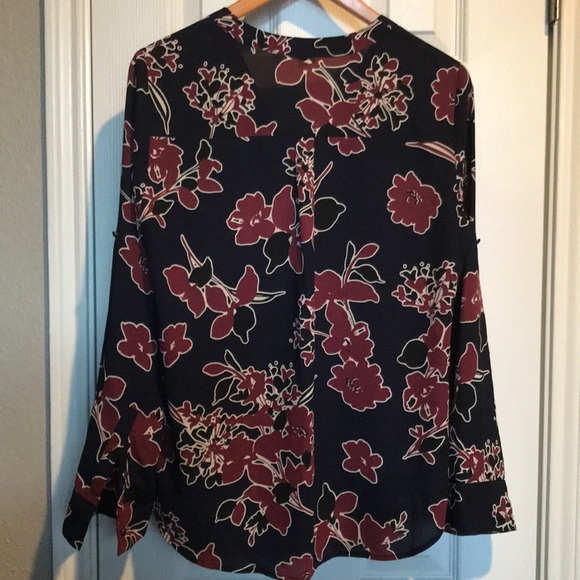 Express Blouse - Picture 2 of 2